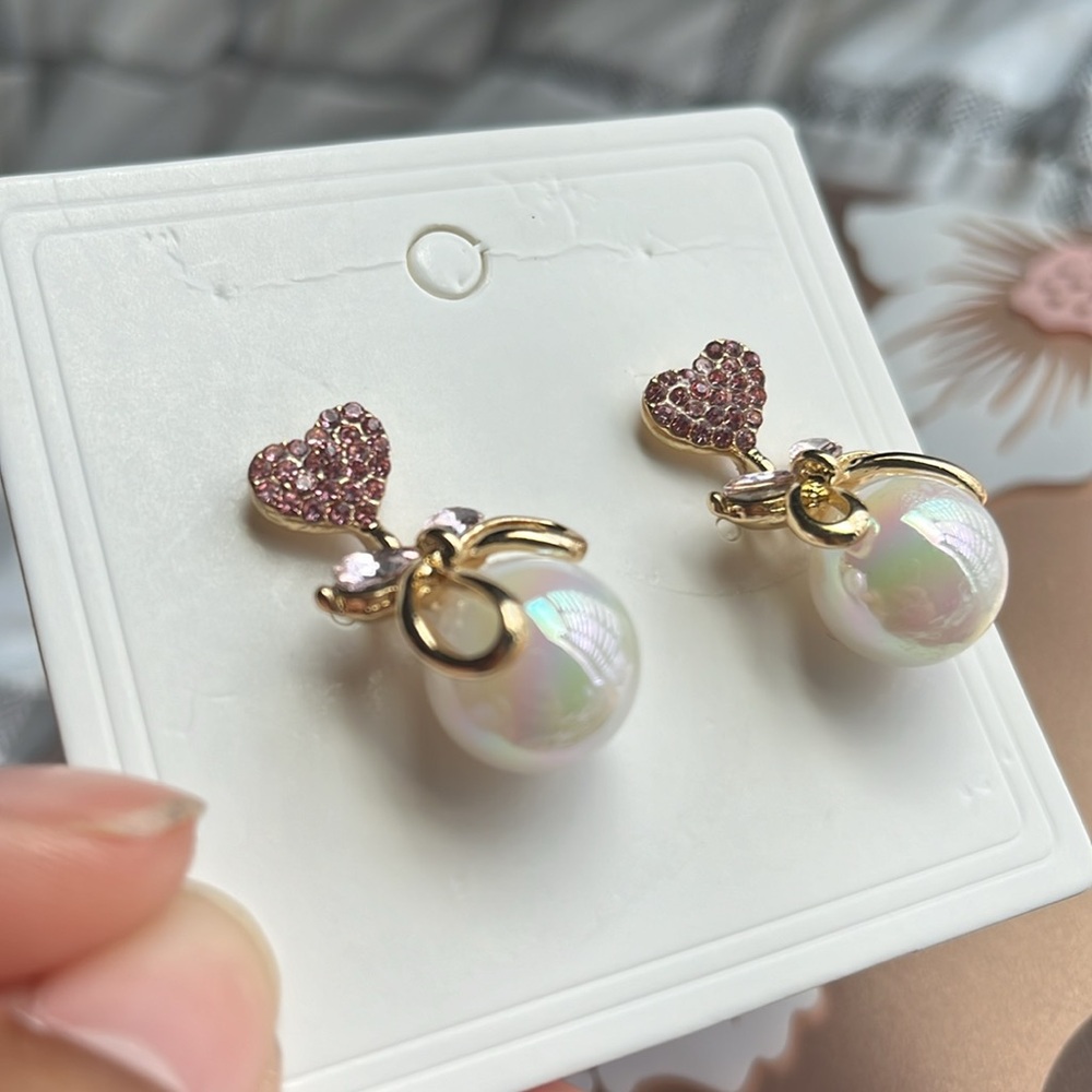 Coquette Hanging Iridescent Heart Pearl Earrings - Picture 2 of 3